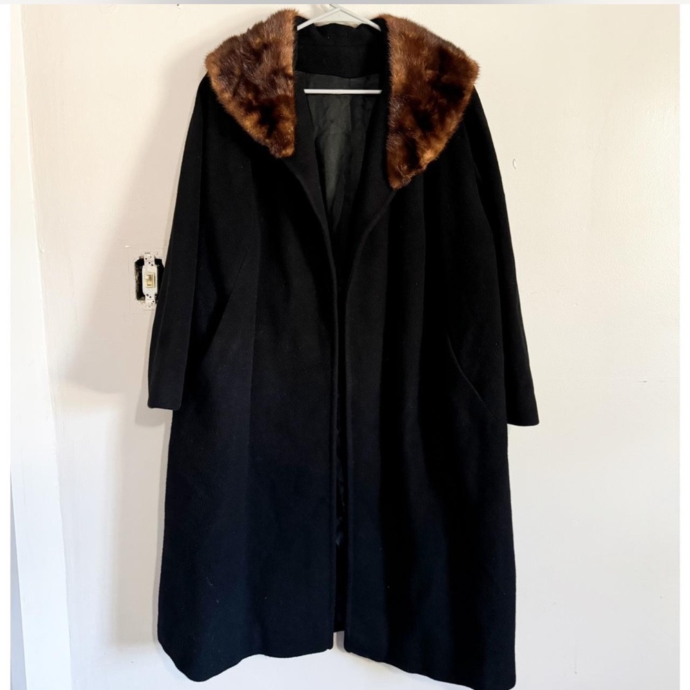 Vintage Bond’s Fifth Avenue 100% Cashmere Fur Trim Coat Size Large